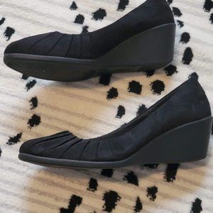 American Eagle Payless Black Wedges Size 12